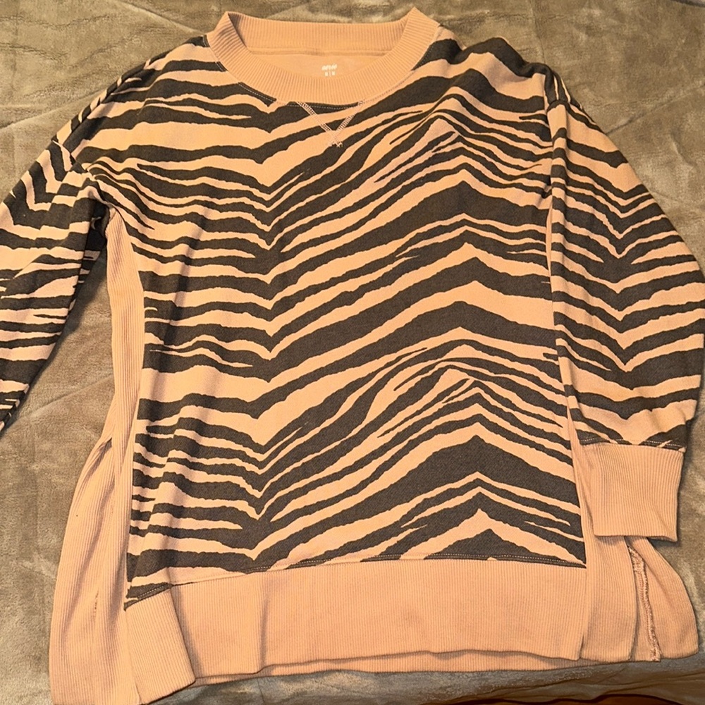 AERIE SWEATER BRAND NEW!!